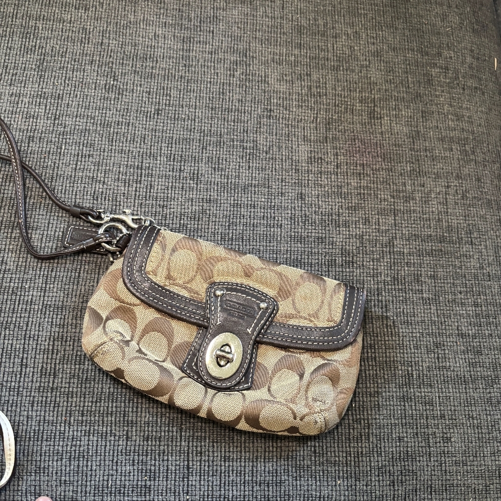 Vintage Coach Wristlet with turn lock